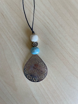 Handmade teardrop pendant like new