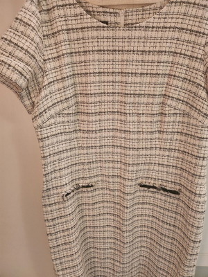 Women's winter dress new, size XXL, black and white