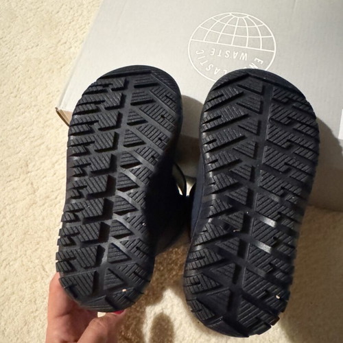 Adidas Winter Play I kids boots like new, size 25, blue