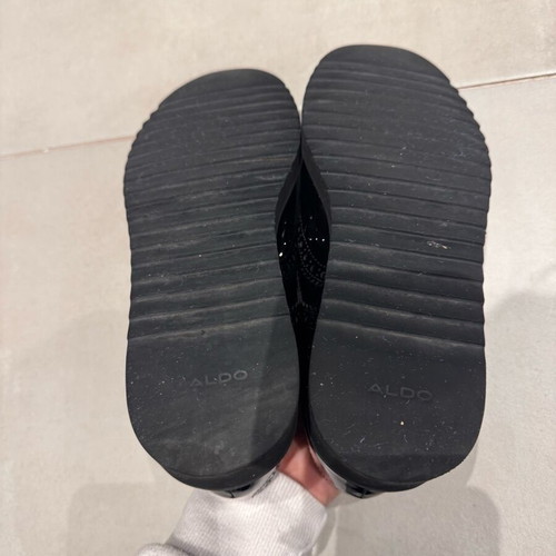 Aldo women's black patent leather shoes like new, size 39