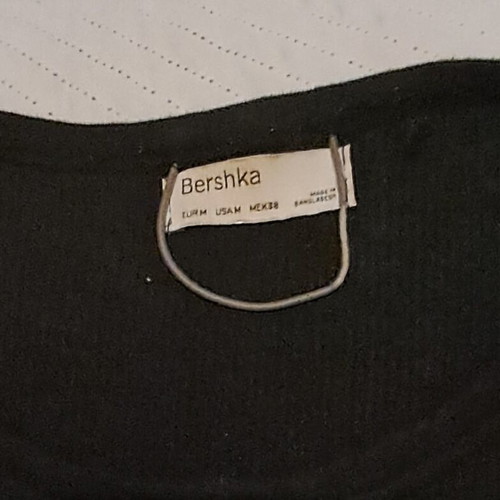Bershka black T-shirt size M like new