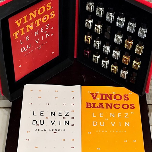 Le Nez du Vin Duo 24 wine aroma training set like new