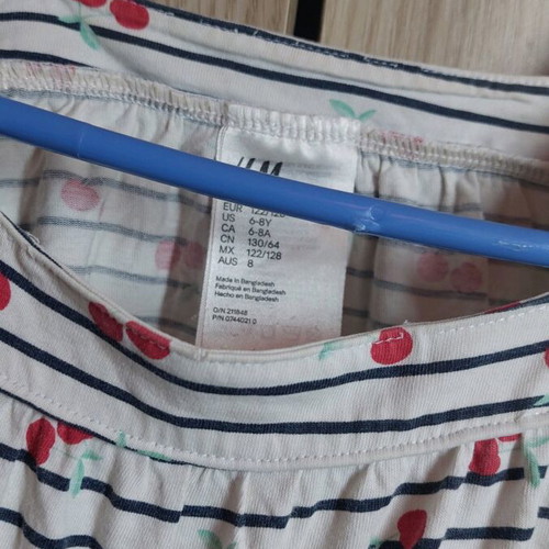 H&M girls' set like new, white and red blouse with shorts