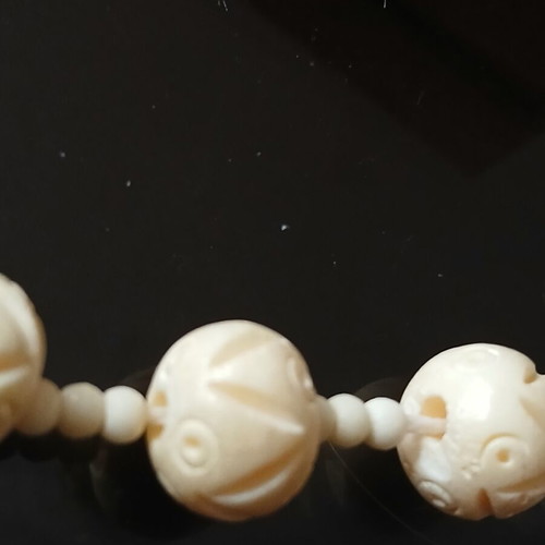 Vintage necklace made of camel bone, 44 cm, like new