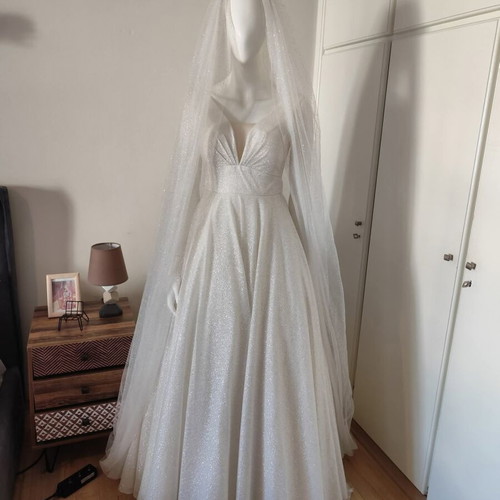 Primalicia wedding dress size XS/S like new, white with glitter and long veil