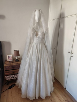 Primalicia wedding dress size XS/S like new, white with glitter and long veil