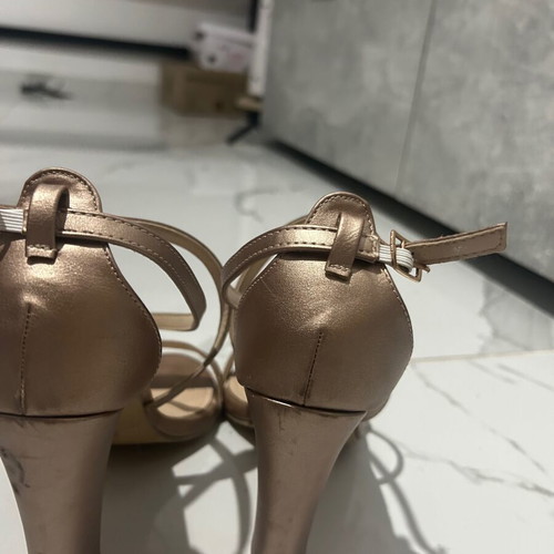 Summer sandals gold like new, size 38, 7 cm heel