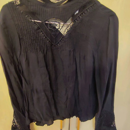 Zara black shirt like silk with lace like new size L