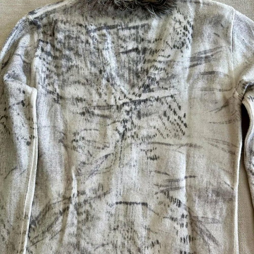 Woolen vintage sweater elegant with feathers like new