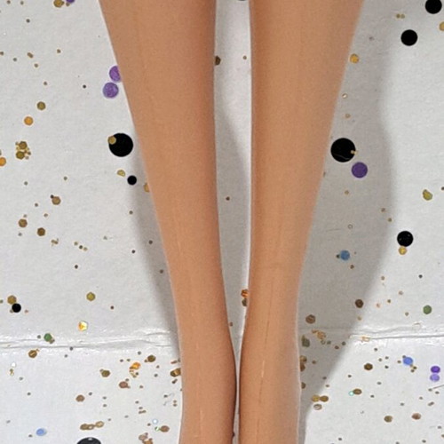 Barbie Fashionistas Cutie 2010 #T3324 used with flaws