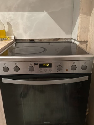 Ηλεκτρικός φούρνος Zanussi, 5 ετών