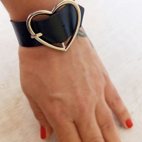 Unisex Bracelet with Metal Heart and Adjustable Length New