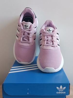 Παιδικά αθλητικά παπούτσια Adidas, ανοιχτό μωβ, μέγεθος 26