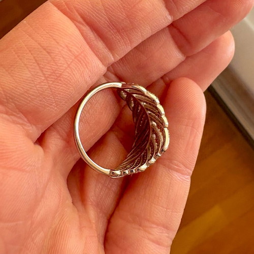 Silver ring new, very light, 1.8 cm