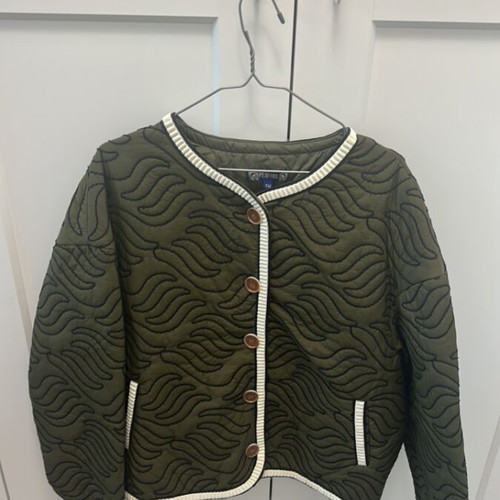 Jacket one size olive green, like new