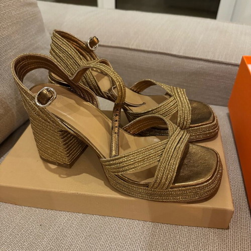 Castaner sandals like new, gold color, size 40