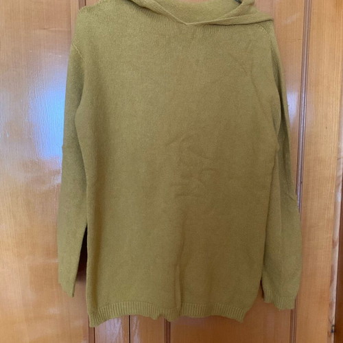 Knitted hoodie sweater like new, yellow, one size