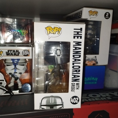 Star Wars The Mandalorian with Grogu Funko Pop 402, chrome with pin