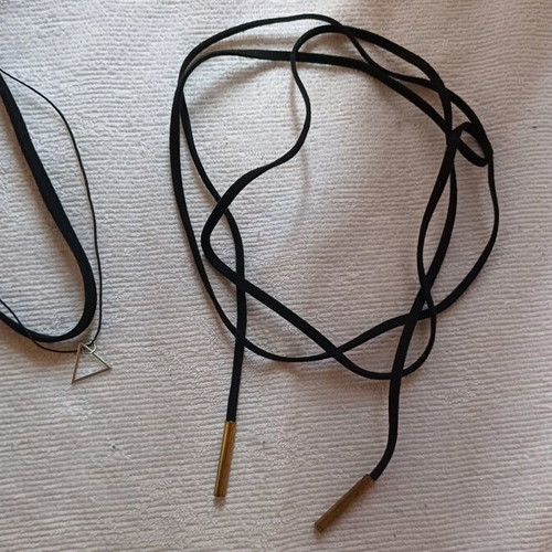 Chest and neck chokers like new, set of 4 black pieces