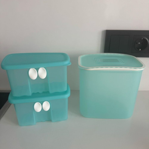 Tupperware FridgeSmart 2 pieces like new with 1 gift