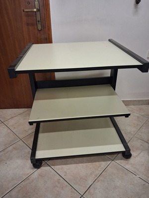Trolley table used with 4 wheels