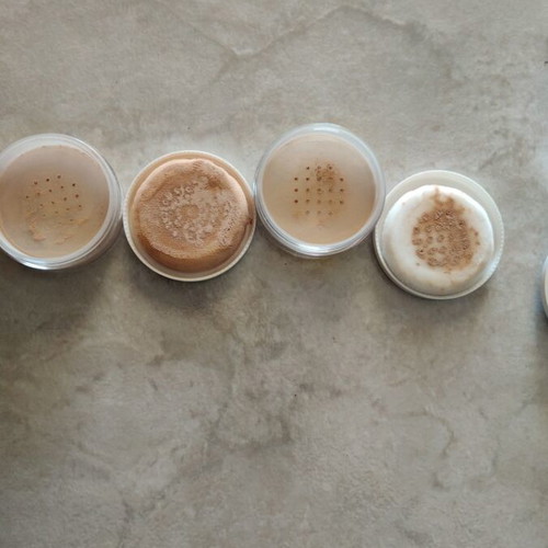 Erre Due 4 matte loose powders and matte cream concealers lightly used