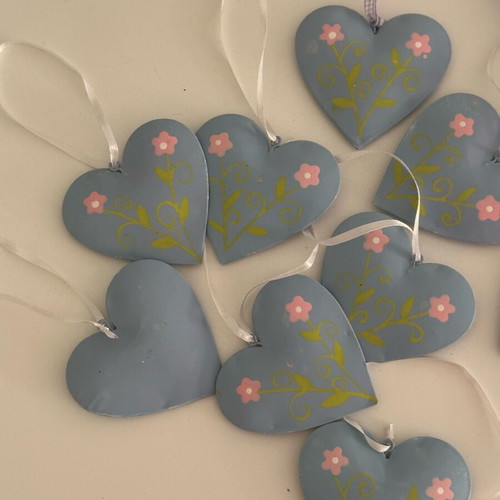 Set of 10 metal hanging heart decorations in pastel blue-lilac, like new