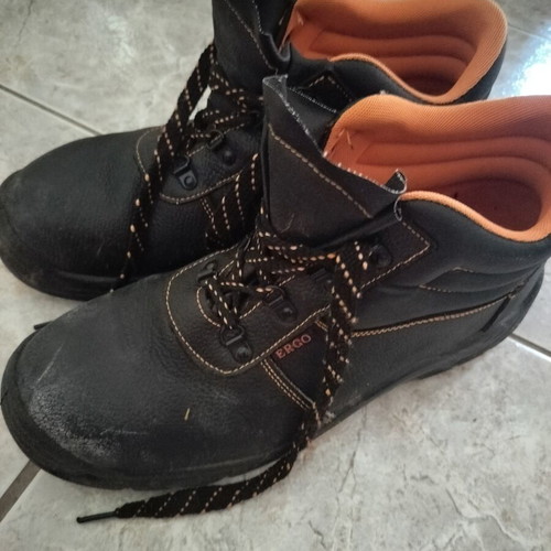 Ergo work boots size 46 like new, black