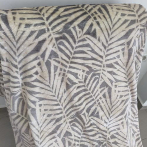 Velvet fleece sofa throw with tropical palm leaf design new