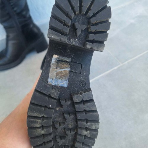 Women's black boots like new, size 36