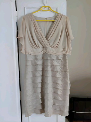 Special occasion dress like new, yellow-gold