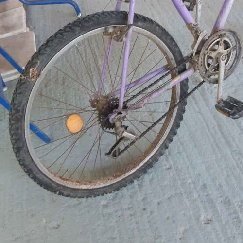 Bicycle used for beautiful rides, men's
