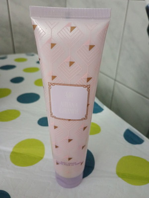 Ariana Grande body lotion new
