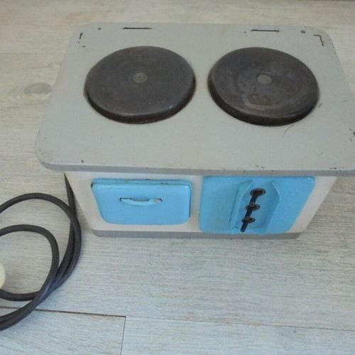 VEB Metallspielwaren Zöblitz vintage electric toy stove, DDR