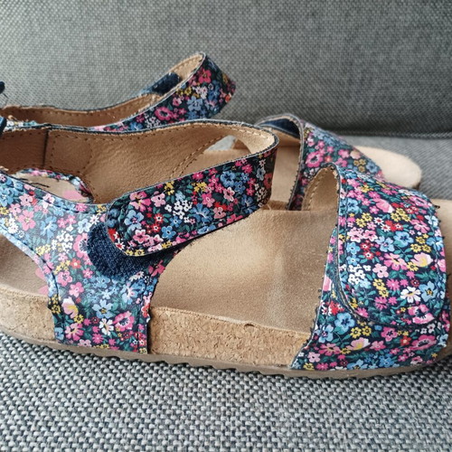 H&M Girl's Sandals used, size 30, floral pink