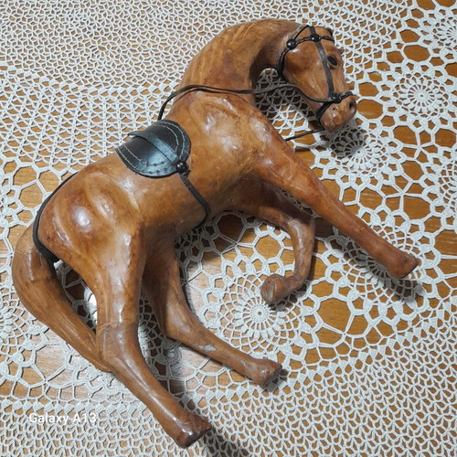 Decorative leather horse like new
