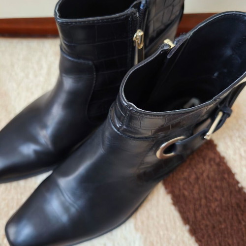Zara women's ankle boots like new, black, size 40, faux leather