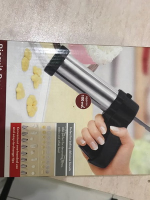 Buiscuit Press like new for biscuit designs with all accessories