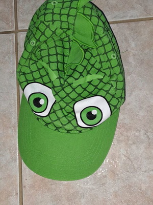 Children's hat used, size XS, for ages 5 to 6