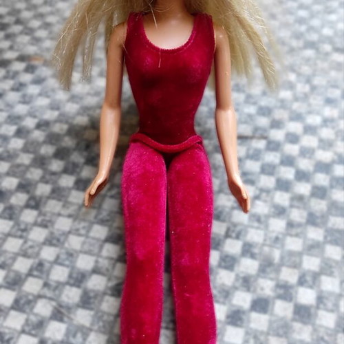 Barbie Very Velvet Mattel 1998 doll used with original crown and velour outfit