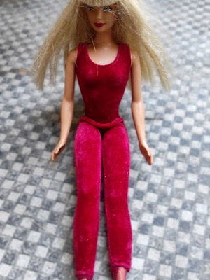 Barbie Very Velvet Mattel 1998 doll used with original crown and velour outfit