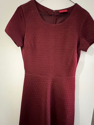 BOSS dress burgundy like new, size S