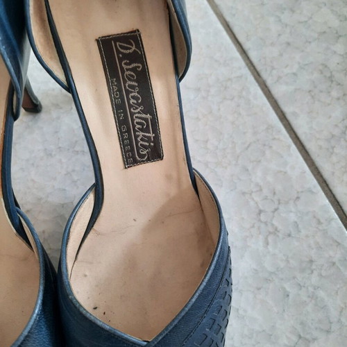 Sevastakis leather pumps blue size 37 like new