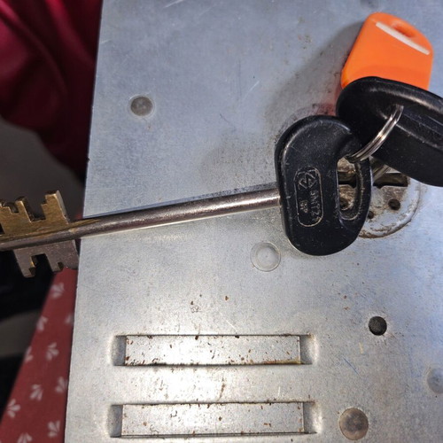 Lock used with functional latch, needs servicing