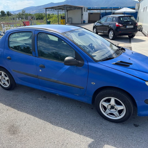 Peugeot 206 used, fully functional, ready for transfer