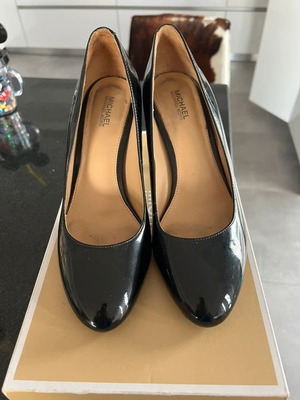 Michael Kors Ashby Flex leather patent pumps size 38.5, black