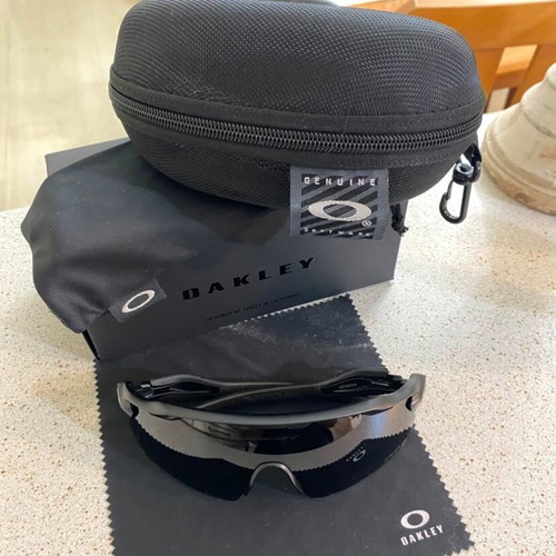 Oakley Radar EV Path PrizmP black sunglasses