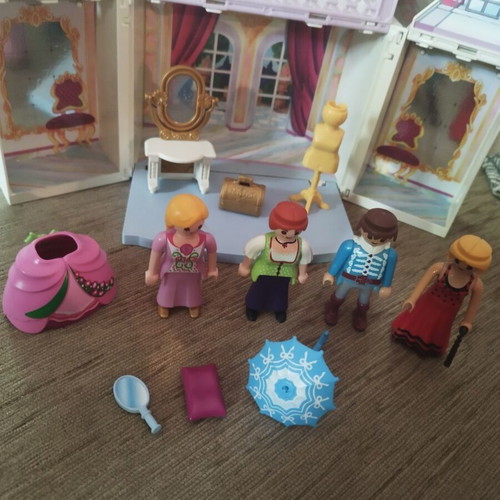 Playmobil Palace Playbox like new with furniture and figures