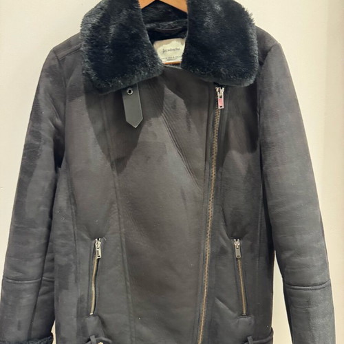 Stradivarius biker coat new, black with fur size M