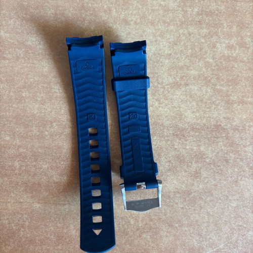 Omega Seamaster Diver 300M blue rubber strap 20mm new